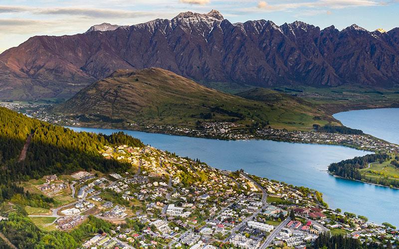 小国移民中国香港有多少人？移民潮与未来趋势